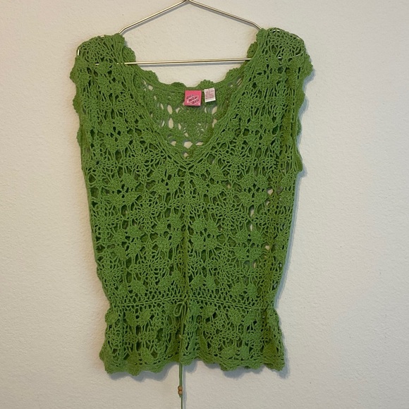 Tops - Green Crochet V-Neck Tank Top